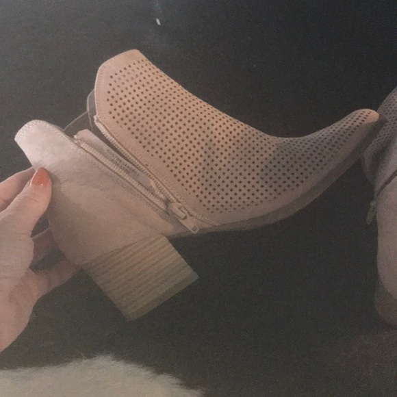 Pink Booties -New - Picture 6 of 7